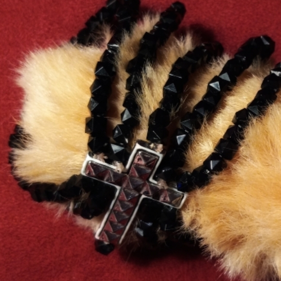 Cross bracelet - Picture 2 of 3